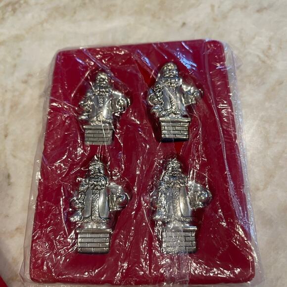 Santa Claus place card holders silver plated set of 4 New in Box - Picture 1 of 8